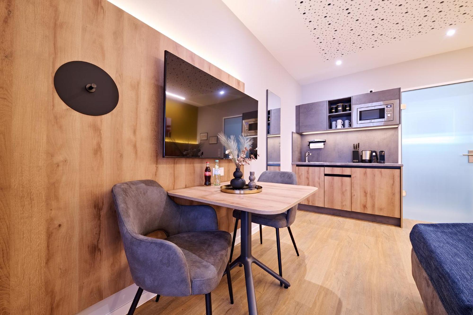 Xzllenz Traum Studio-Apartment, Frei-Parken, U-Bahn, Kueche Nuremberg Luaran gambar