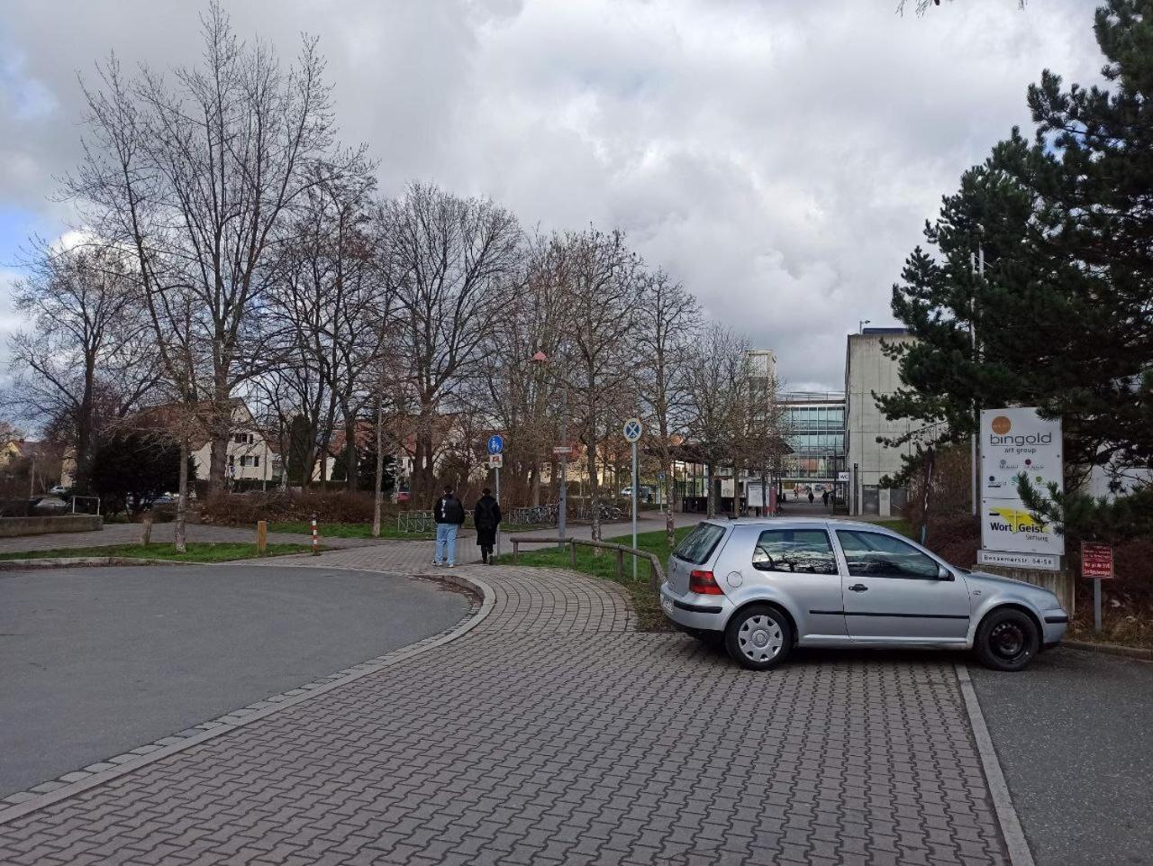Xzllenz Traum Studio-Apartment, Frei-Parken, U-Bahn, Kueche Nuremberg Luaran gambar